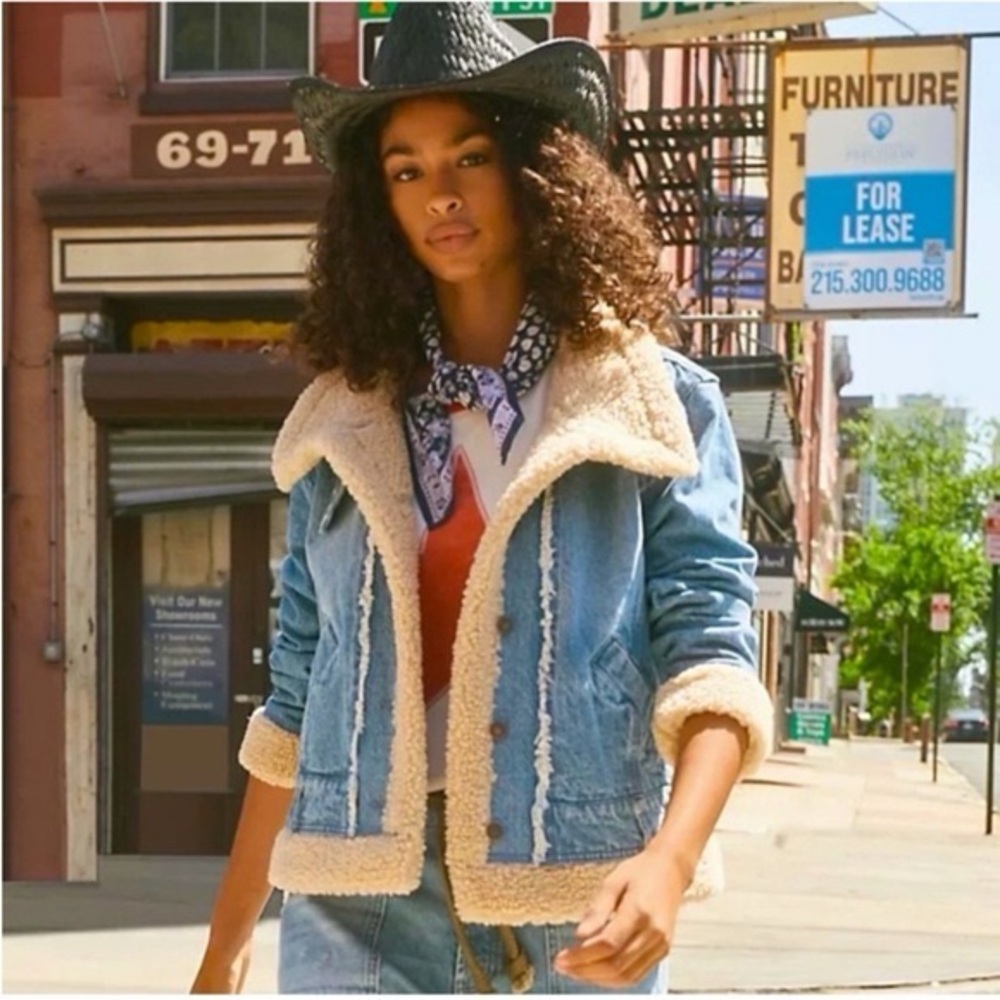 Free People We The Free Rylee Cozy Moto Jacket Denim Shearling Blue Tan XL - Picture 15 of 15